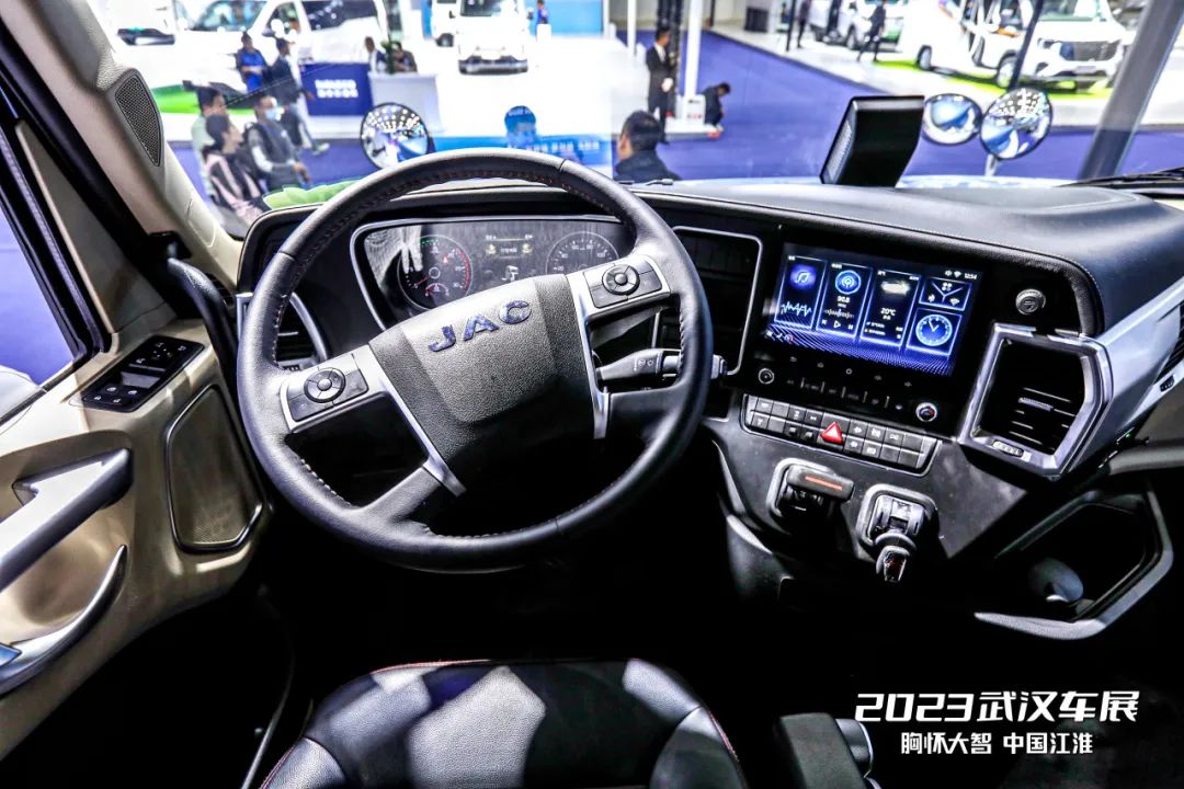 101701471i86.jpg 101701471i86.jpg